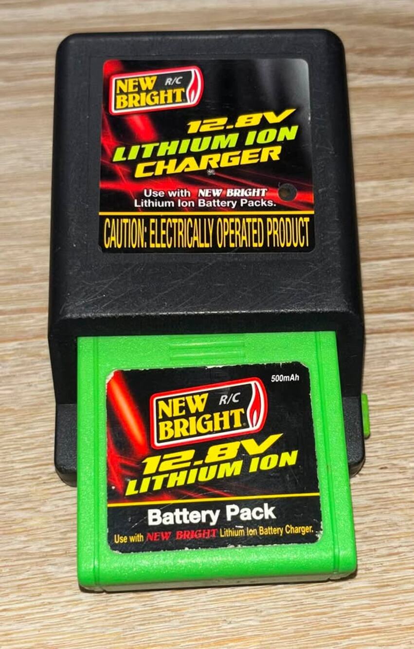 New Bright 9.6 Volts / 500 mah Lithium ion Battery & Charger for RC Truck